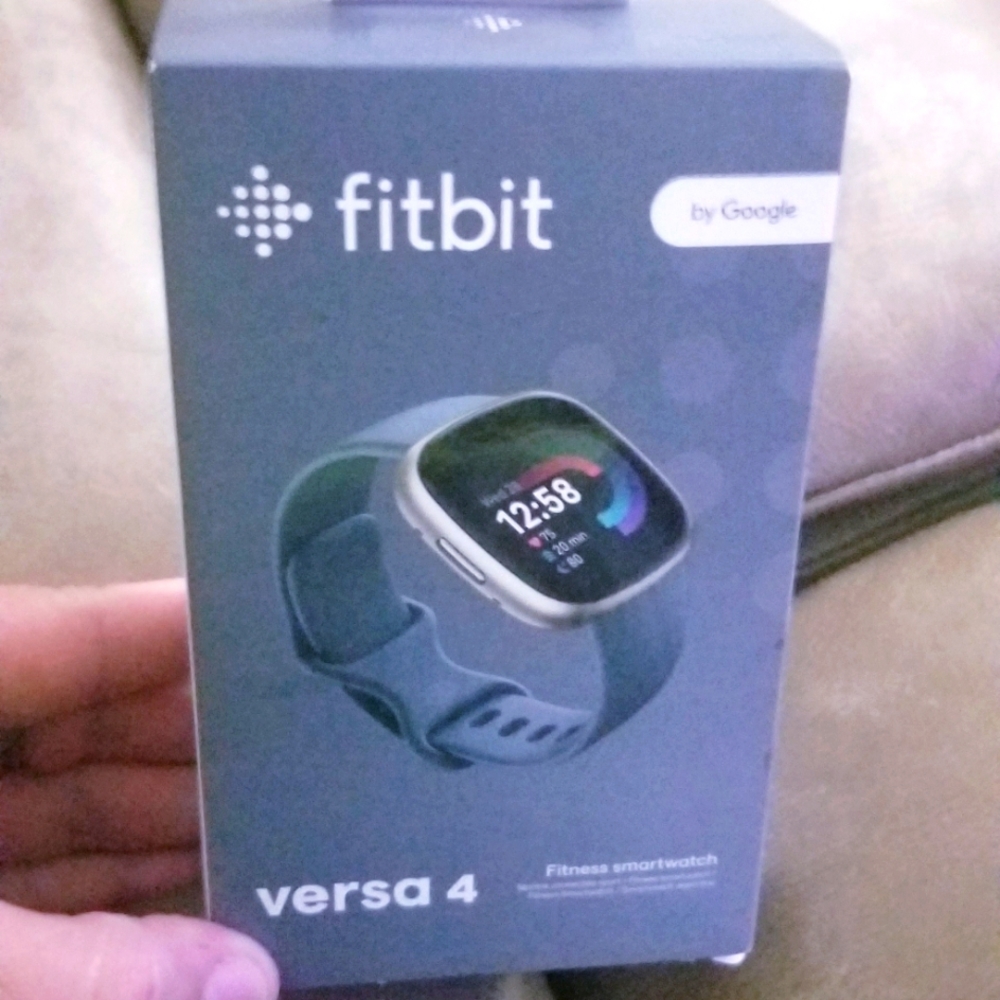 Fitbit Versa 4